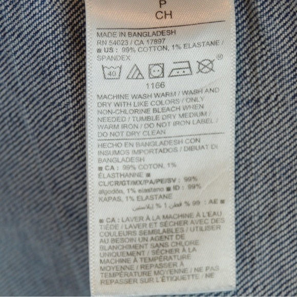 NWT Old Navy Distressed Medium Wash Denim Jacket Built-In Flex, Small - Picture 6 of 10